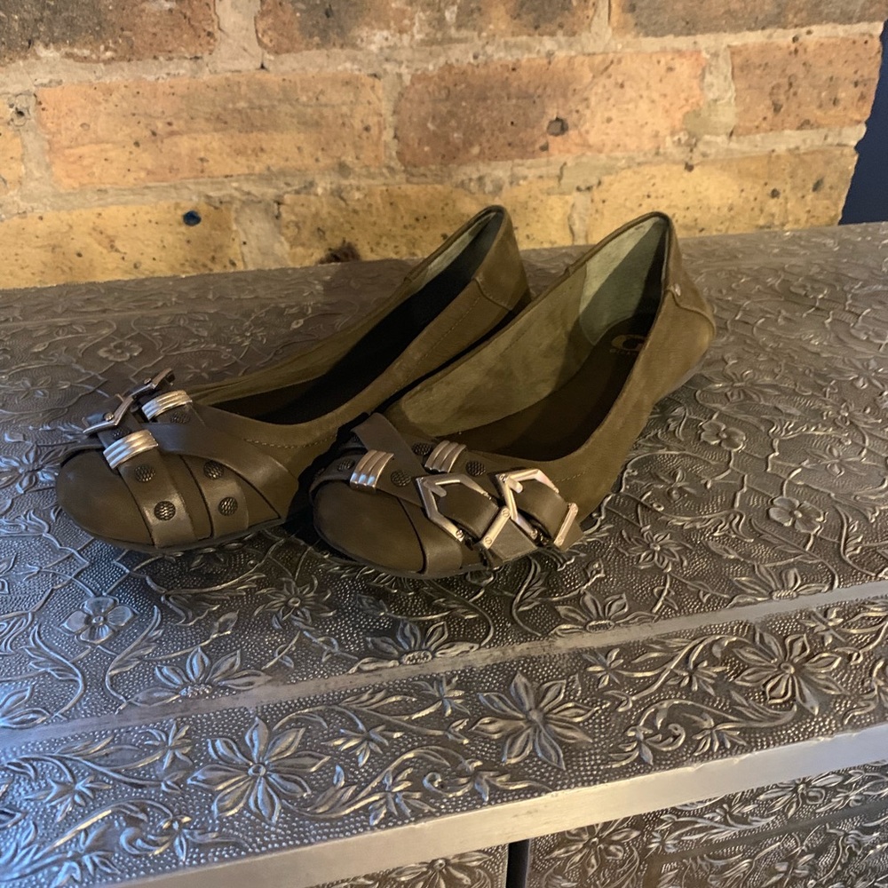 Olive Giani Bini Flats